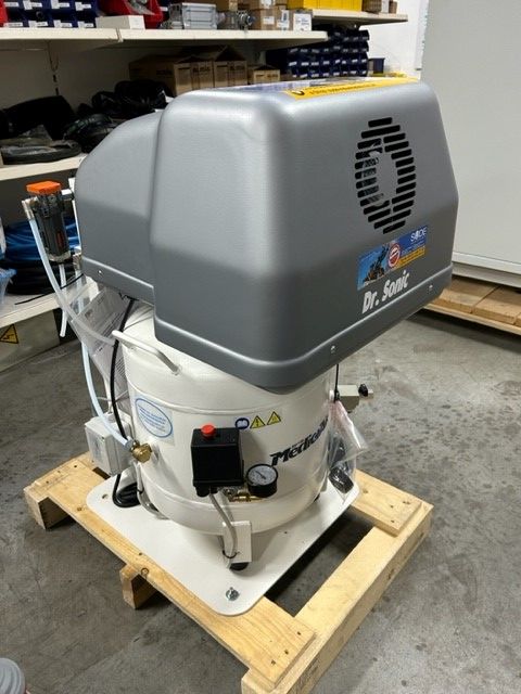 Ölfreier Kolbenkompressor 320-50W-ES-3M schallgedämmt mit Trockner