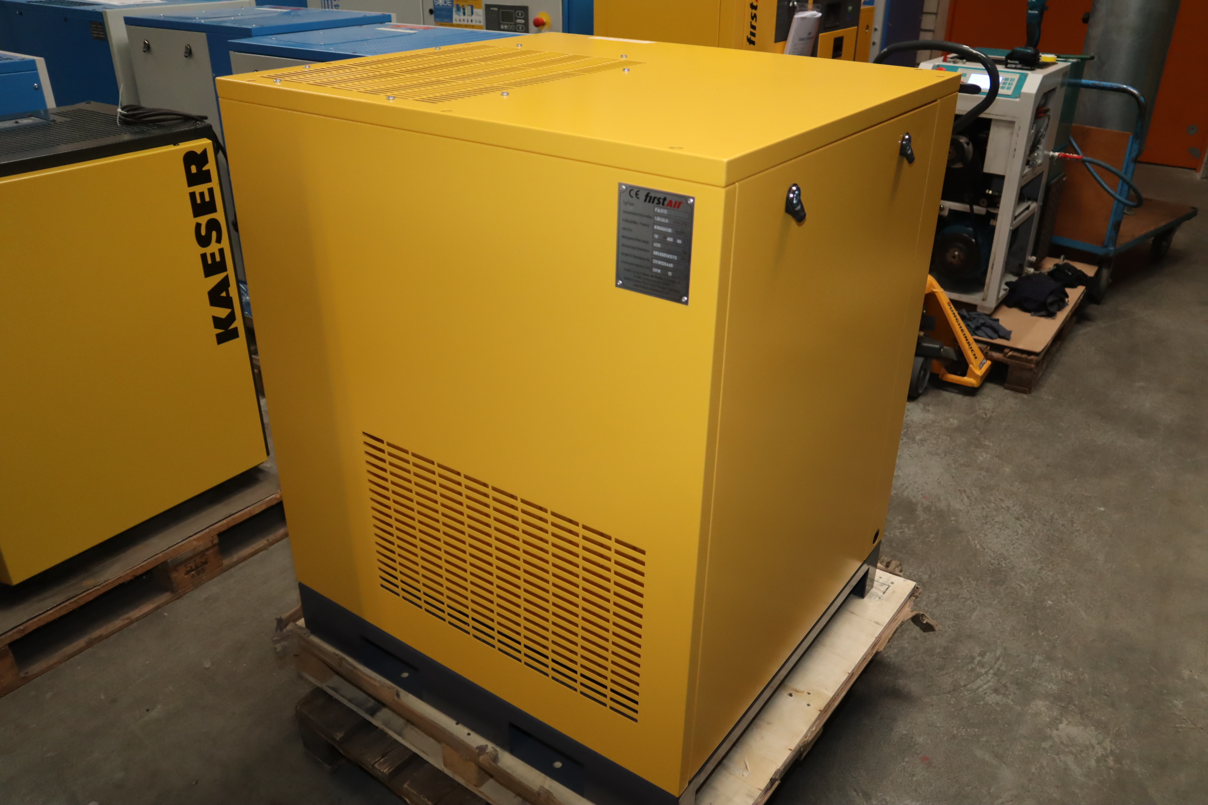15 kW Schraubenkompressor FirstAir FAS15 Werkstattkompressor