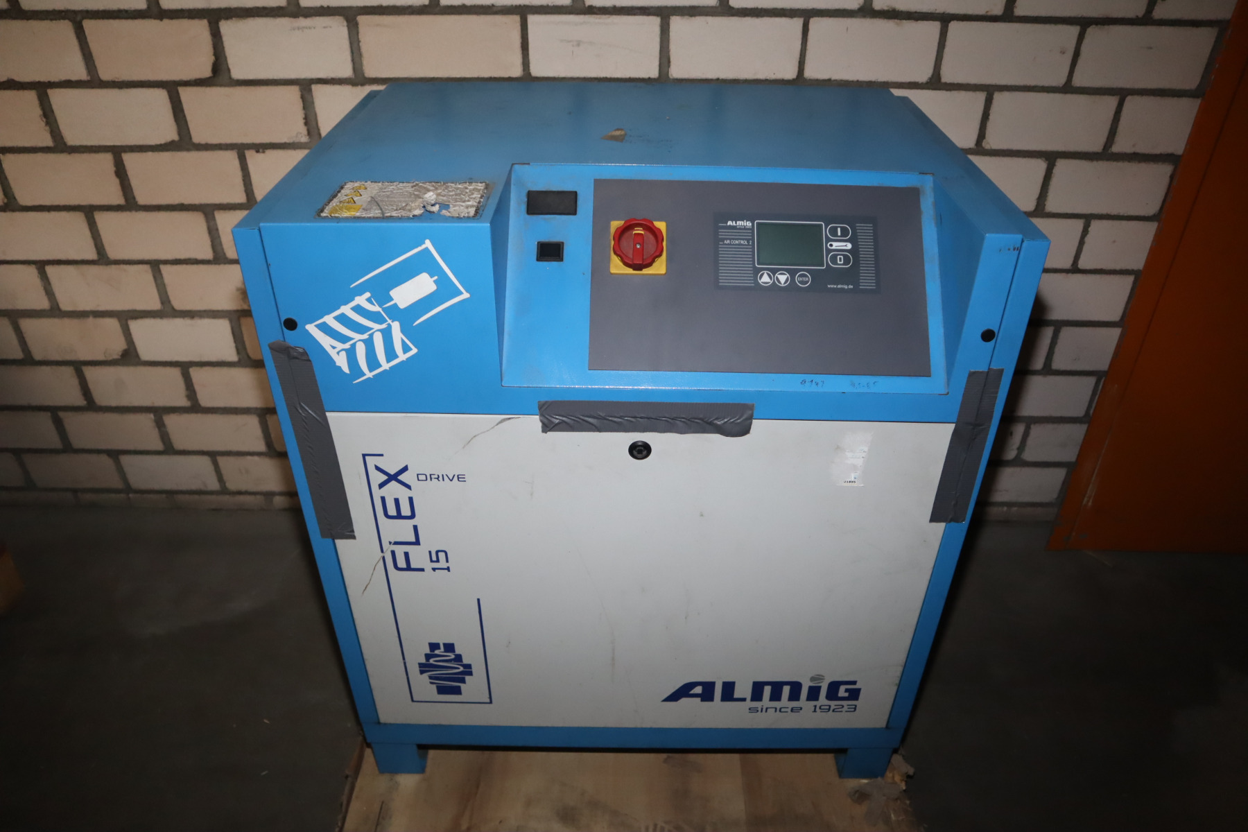 gebrauchter, defekter variabler 15 kW Schraubenkompressor ALMIG FLEX 15